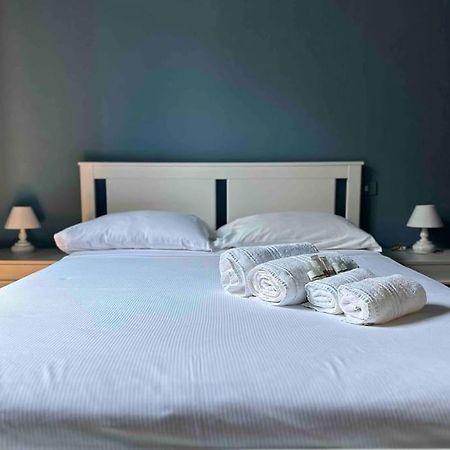 Xenia Apartments - Charming Garden Suite In Porta Venezia Милано Екстериор снимка
