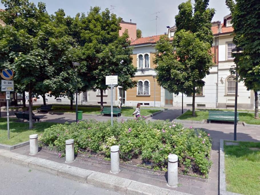 Xenia Apartments - Charming Garden Suite In Porta Venezia Милано Екстериор снимка